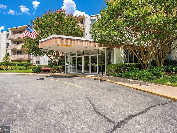 3rd image of 7501 Democracy Blvd APT B227