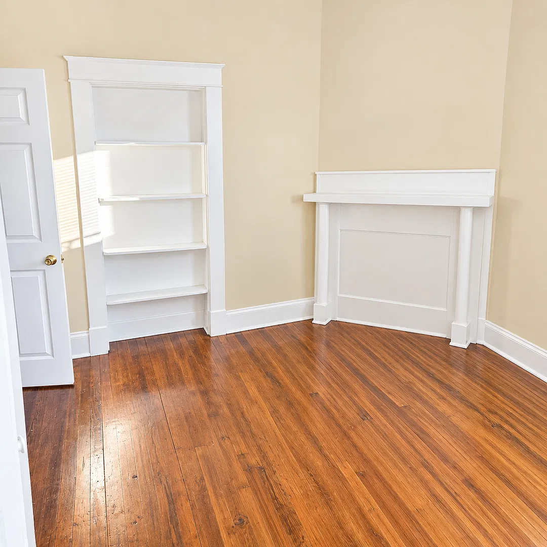 Spacious 4 Bedroom 2 1/2 Bath on 35th St. Church Hill On a Corner Lot — Photo 3