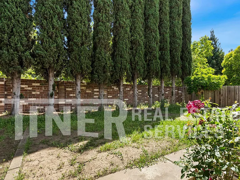 6931 Romanzo Way — Photo 27