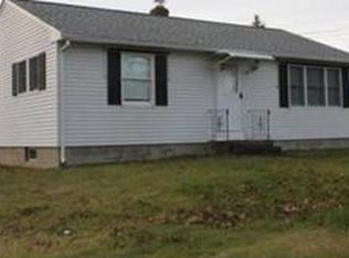 138 Fiberloid St, Springfield, MA 01151