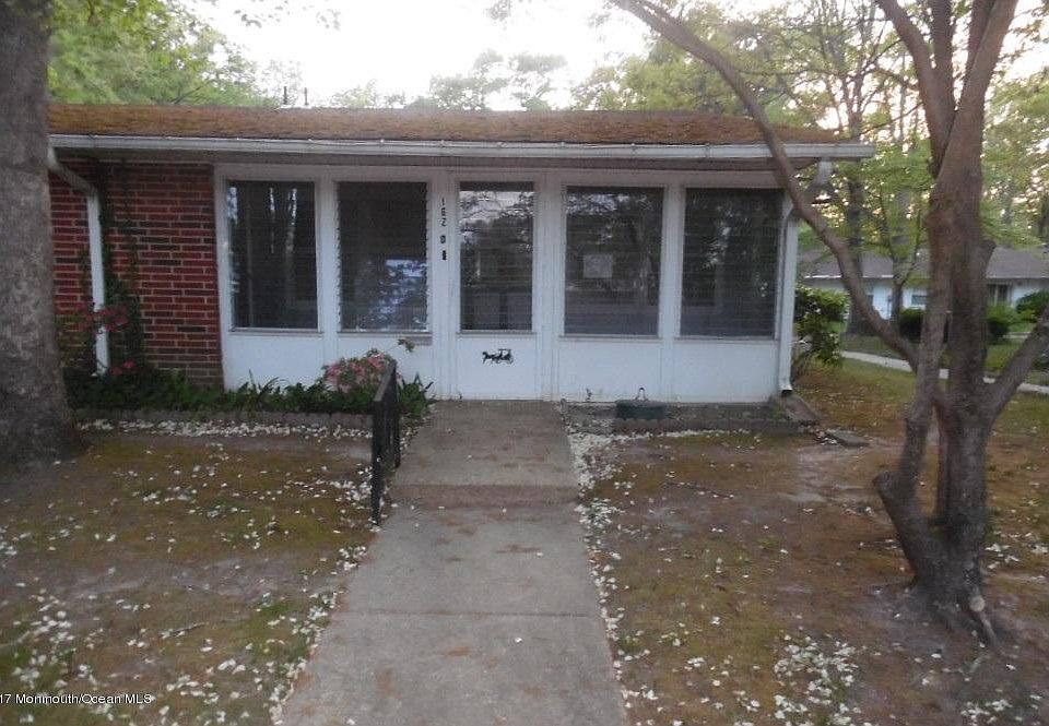 1st image of 162 Gramercy Court #D