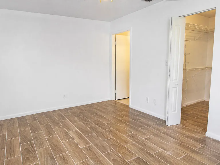 7260 Woodmont Ave #203 — Photo 16
