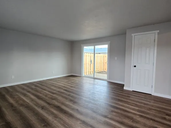 Oak Street Fourplex, 2622-2628 SE Oak St #2624, Albany, OR 97322