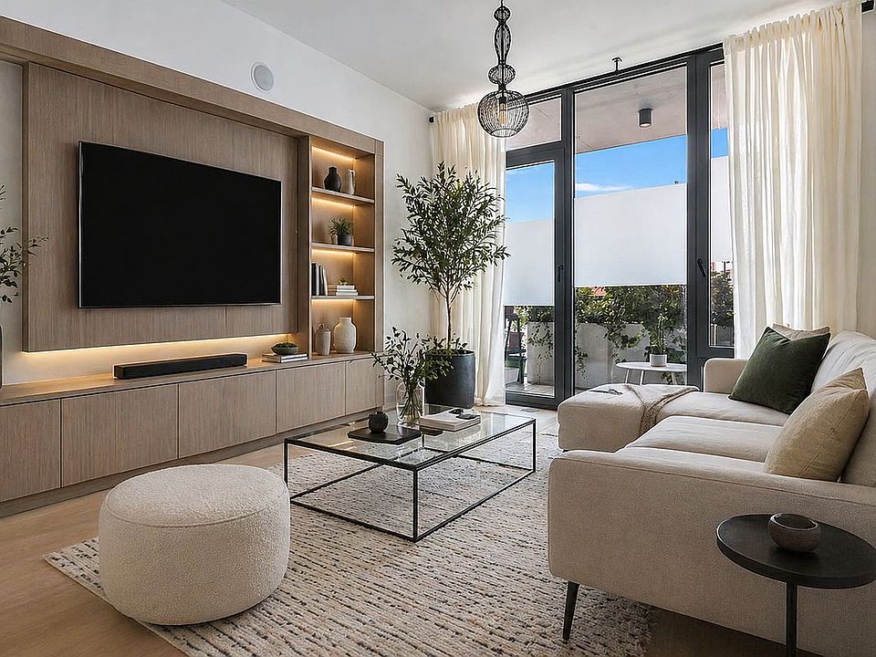 1st image of 526 Union Ave #408
