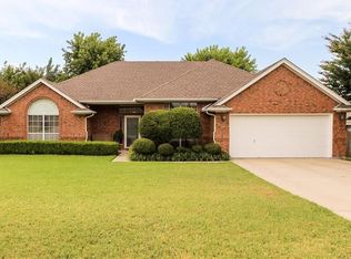 1705 Oakmeadow Dr, Decatur, TX 76234