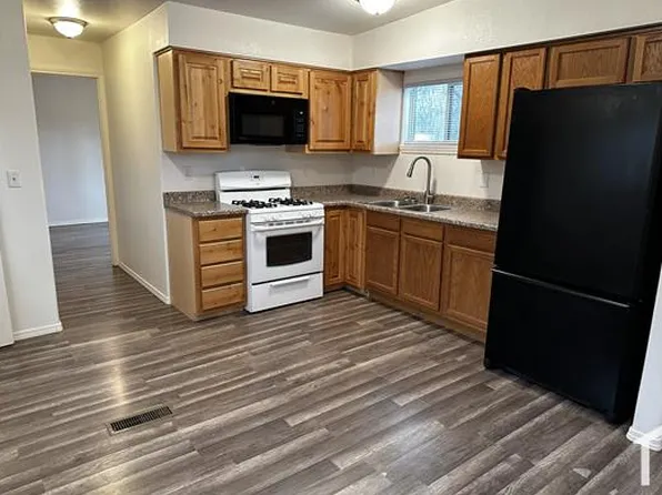 1428 Corfield Ln SW, Albuquerque, NM 87105