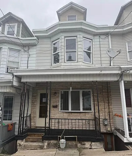 292 N 8th St Photo 1