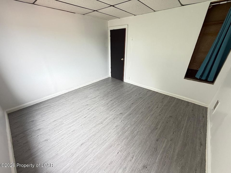 1st image of 28 E Maple St