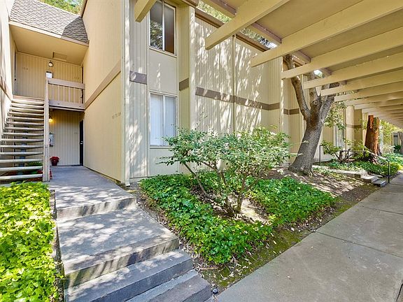 2nd image of 505 Cypress Point Dr Unit 103