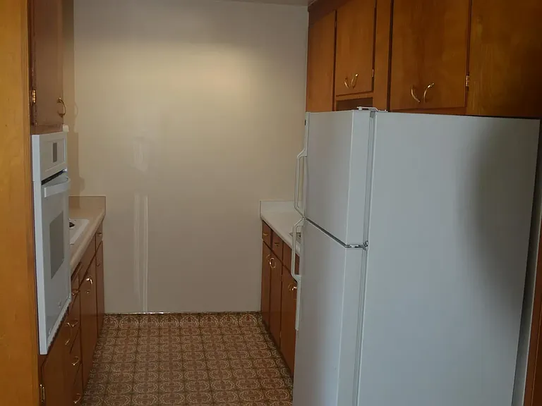 905 Evelyn Ave #7 — Photo 3