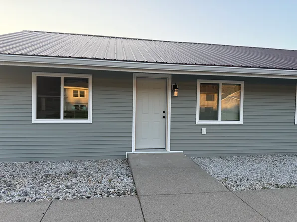 717 Granada Rd, Carroll, IA 51401