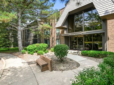 6115 Lincoln Dr APT 149, Edina, MN, 55436