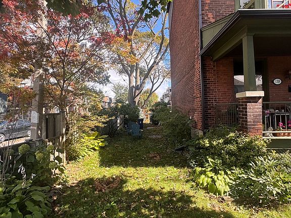2nd image of 133 Hampton Ave