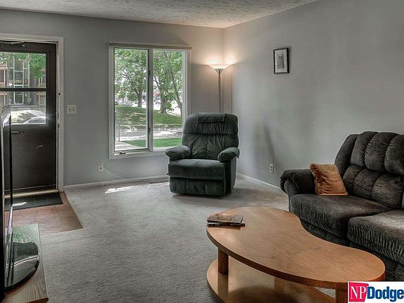 4th image of 810 N 121st St