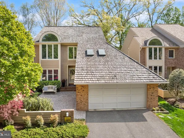 1424 Belcastle Ct, Reston, VA 20194