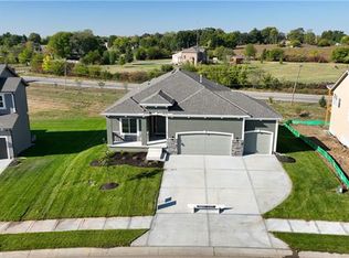 1917 SW Merryman Cir, Lees Summit, MO 64082