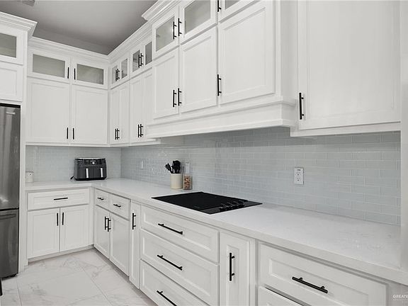 5th image of 1704 Summerland Ln