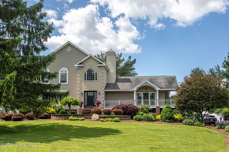 2nd image of 1079 Merlin Drive