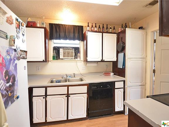 3rd image of 2206 Creekwood Dr
