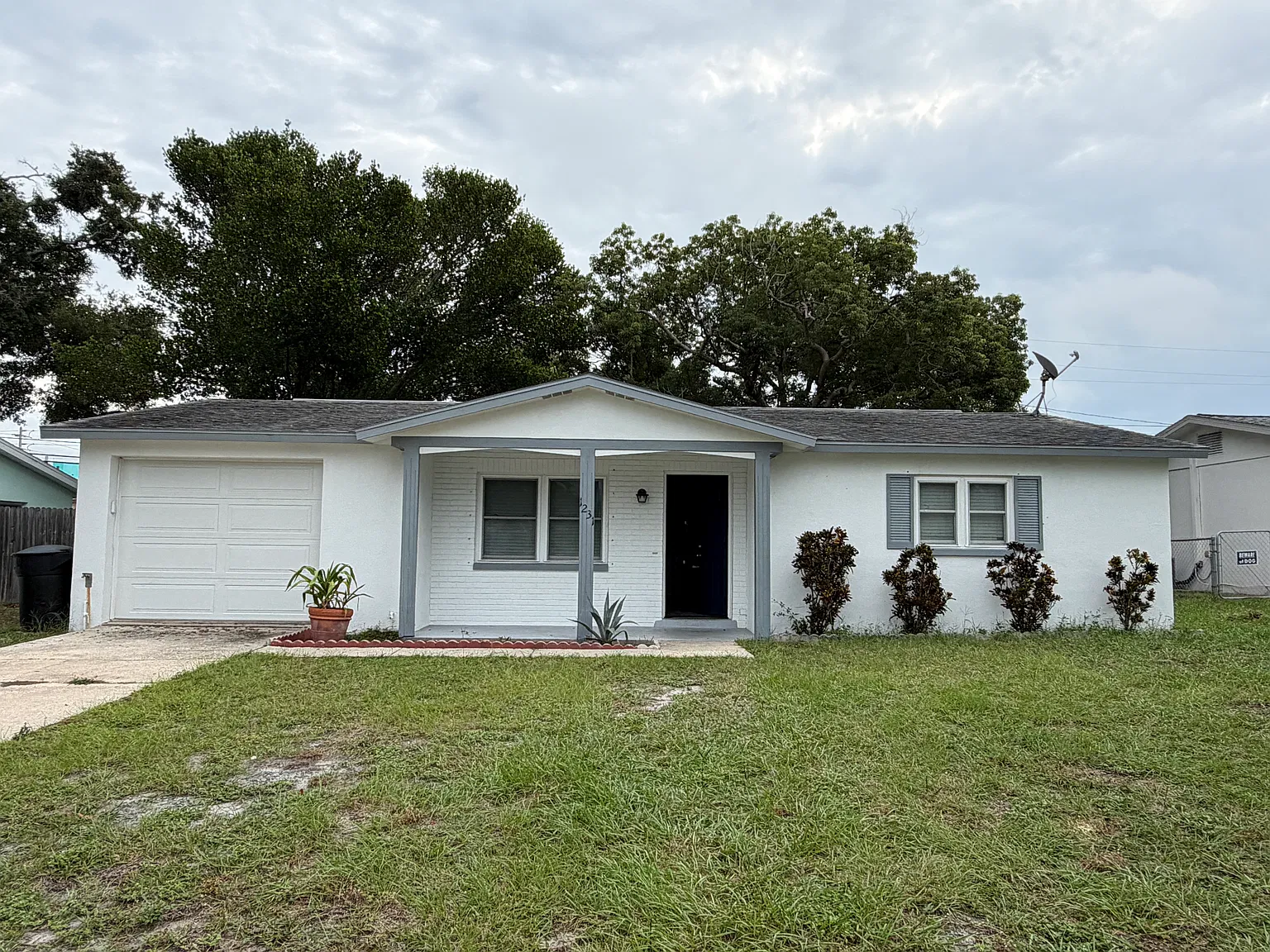 2 bed, 879 sqft, $2,000 — Photo 1