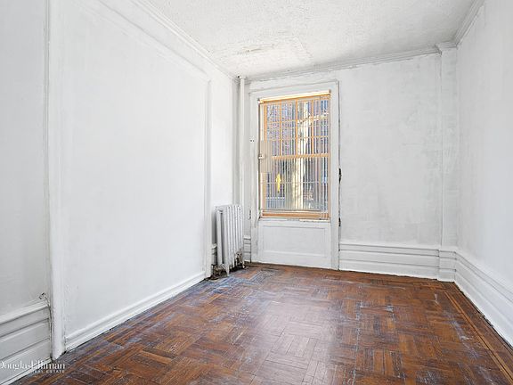 4th image of 110 Cambridge Pl APT 1C
