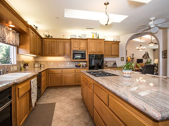 5th image of 15469 Pauma Valley Dr
