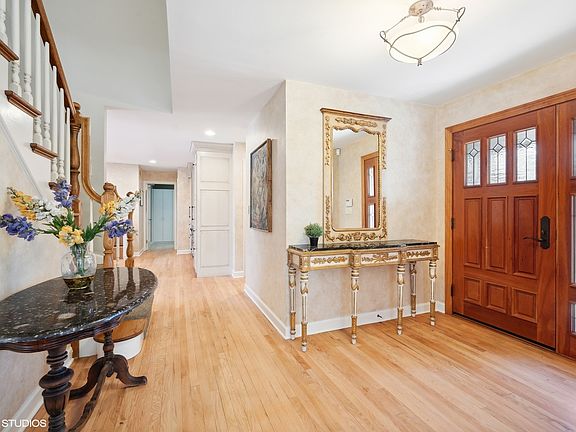 3rd image of 4 Baneberry Ln