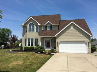 27 Cobblestone Ct, Lancaster, NY 14086