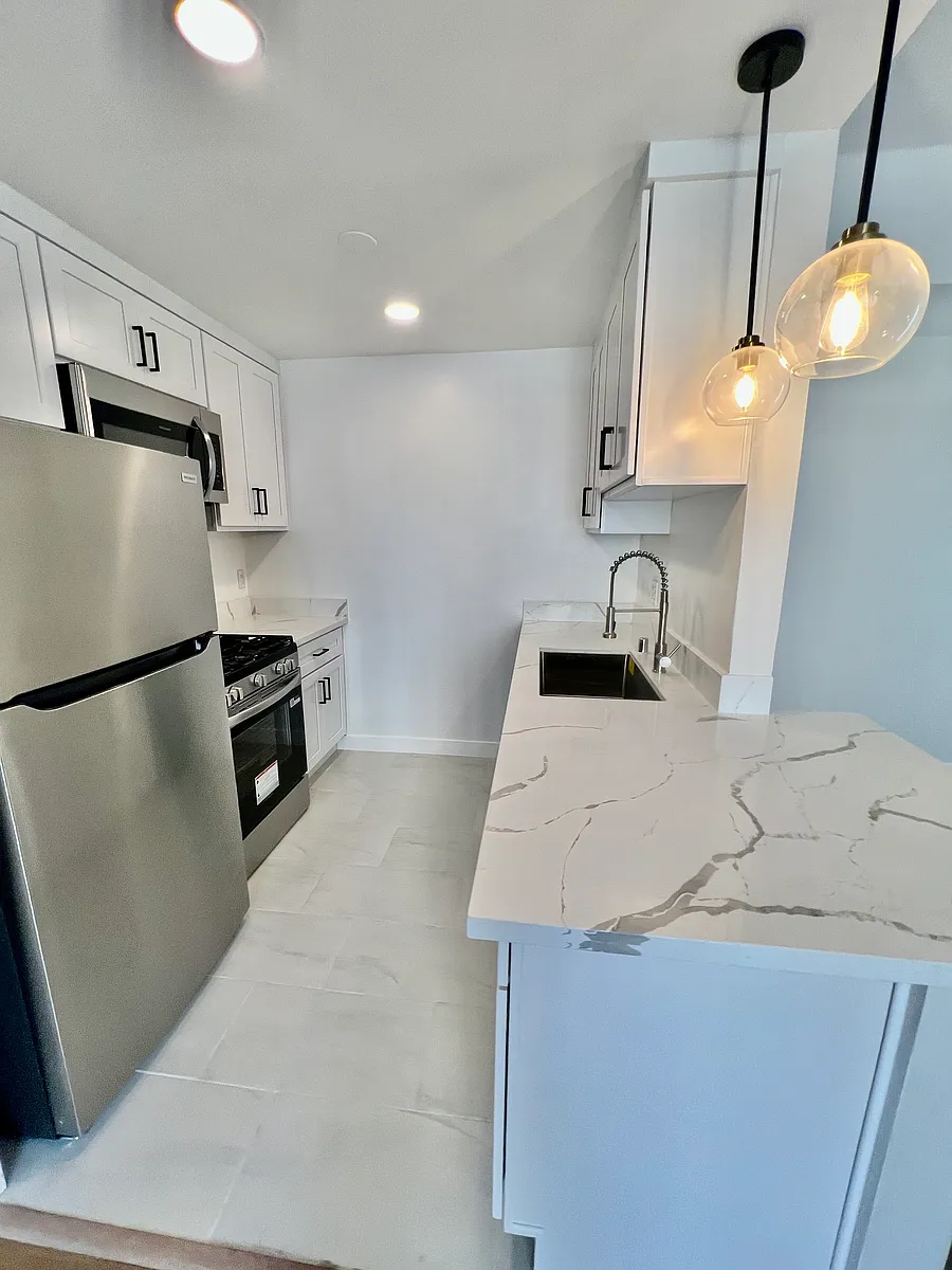Building Photo - 1423 N Curson Ave #5