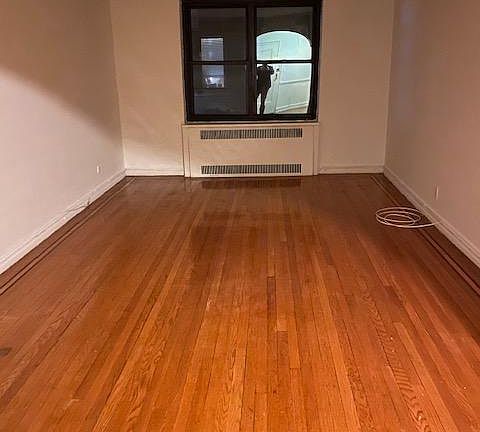 4th image of 2 N Broadway #6
