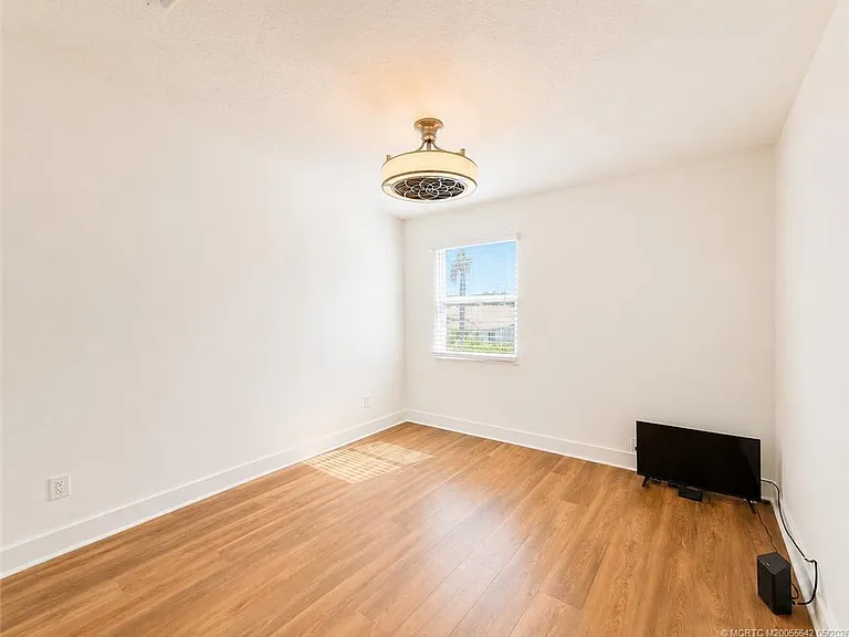 143 Pepper Ln — Photo 69