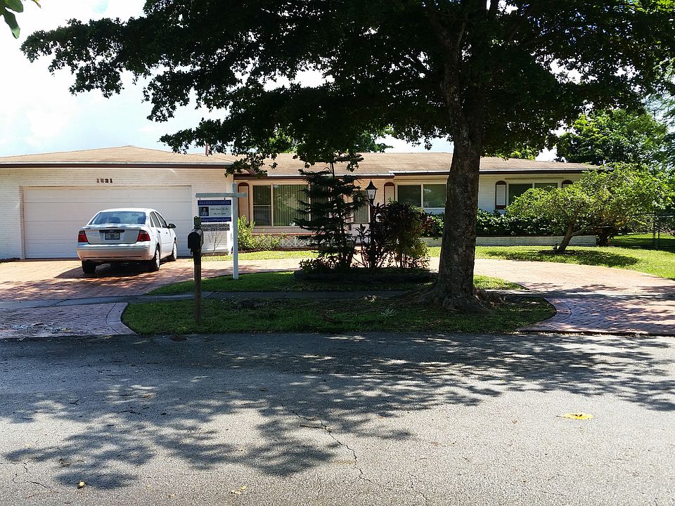 2nd image of 1521 NW 115th Ave