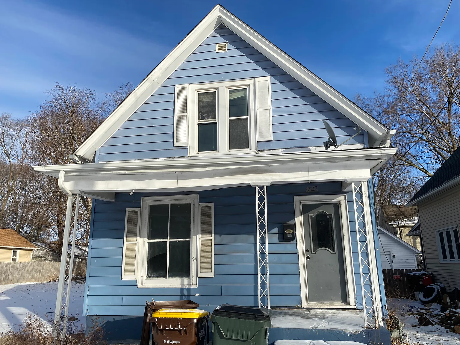3 bed, 1200 sqft, $1,200 — Photo 1