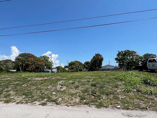 2nd image of 172 W 16th Street