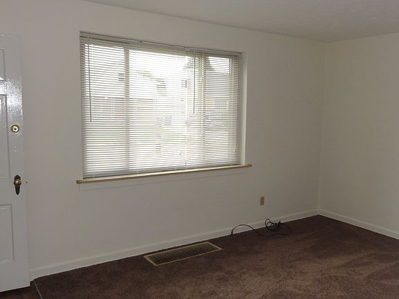 3rd image of 310 Holmes Dr