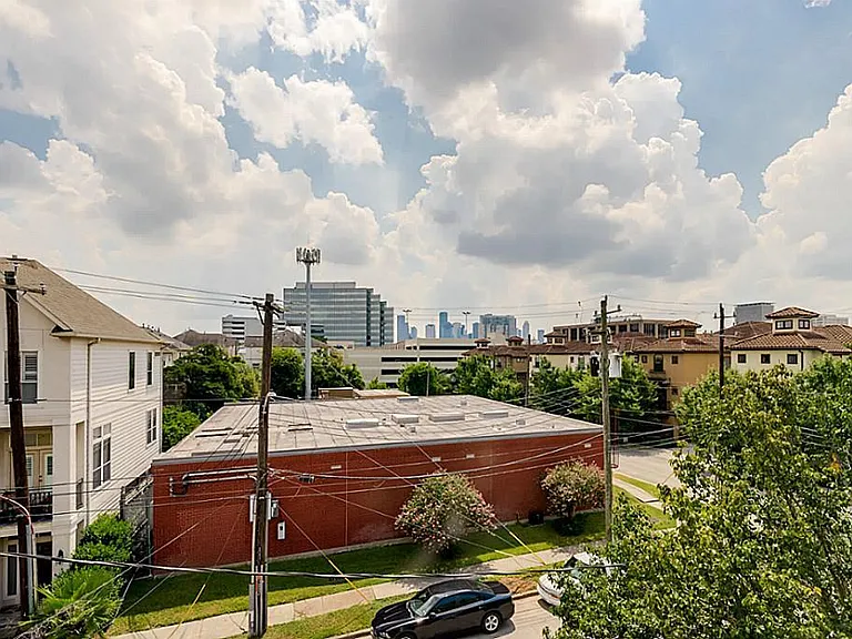 513 Leverkuhn St — Photo 24