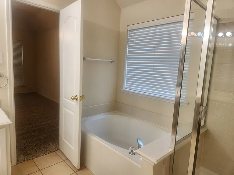 8405 Luzerne Dr — Photo 14