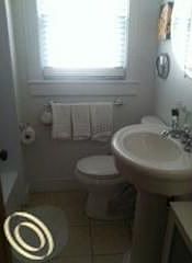 4th image of 225 E Woodland St