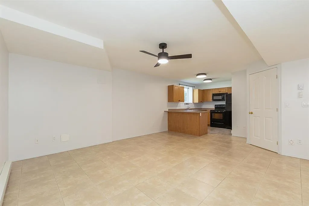 2 bed, 910 sqft, $1,995 — Photo 4