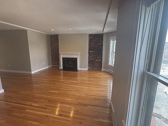 5th image of 1750 Washington St APT 9