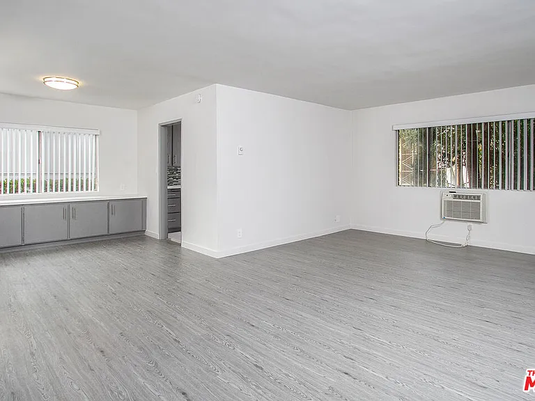450 S Los Robles Ave #3 — Photo 2