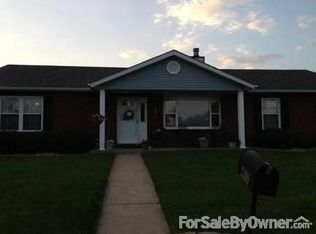417 Erin Dr, Fairview Heights, IL 62208