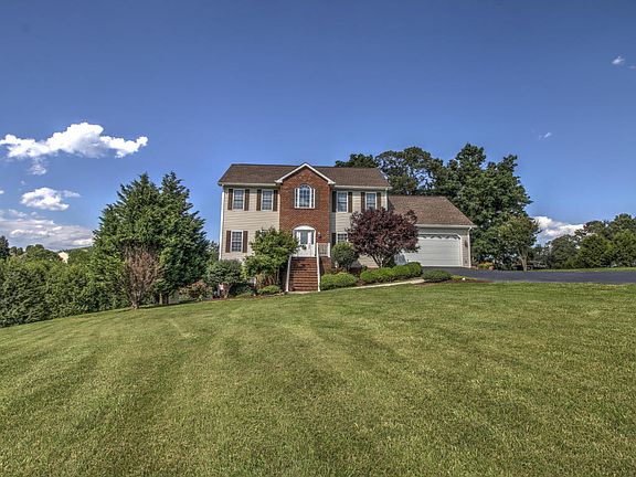 2nd image of 1130 Blueberry Hill Ct