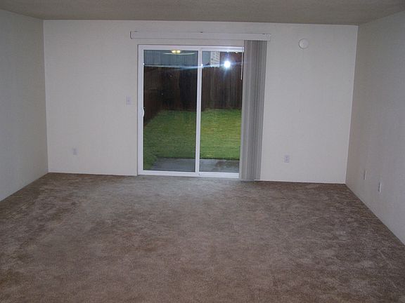 5th image of 127 Adams Dr
