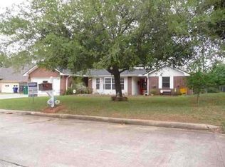 1833 Erin Dr, Vidor, TX 77662