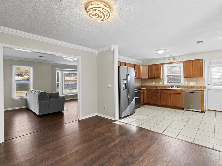 42 Halton Ct — Photo 3