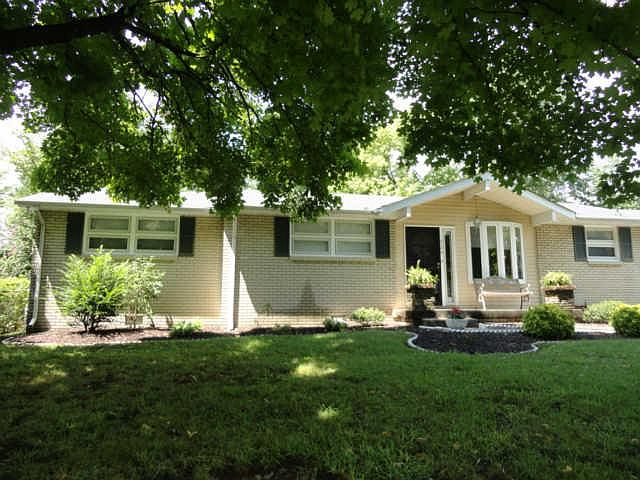 1st image of 329 Glenpark Dr