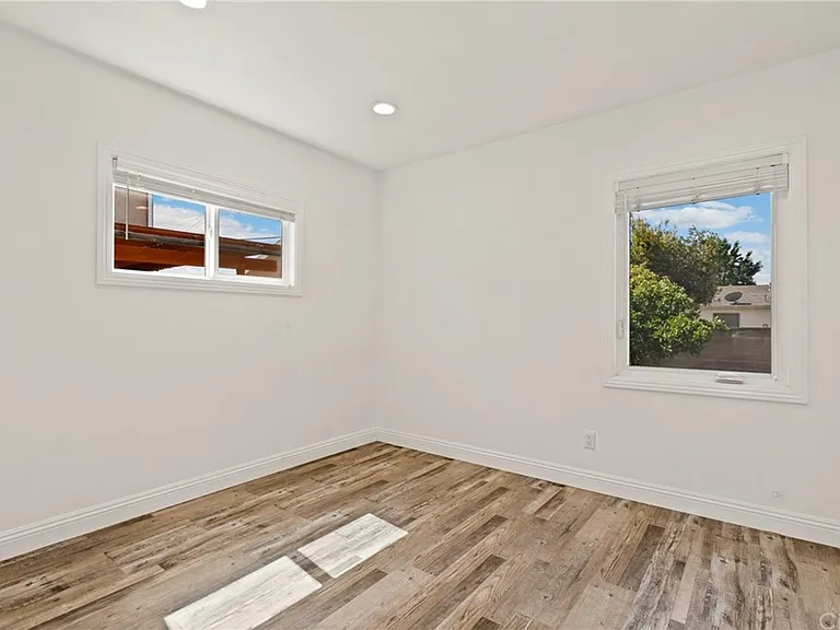 Emrys Ave — Photo 12