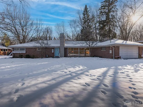 3663 Cedarwood Ln, Dayton, OH 45430