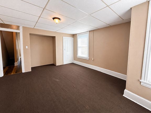 2nd image of 1213 Powell St Floor 2